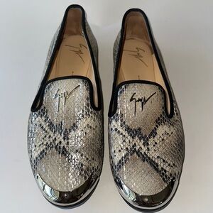 Giuseppe Zanotti Gray Silver Flats with Snakeskin Pattern